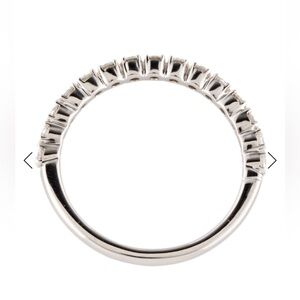 14K White Gold Elegant Diamond Women's Ring